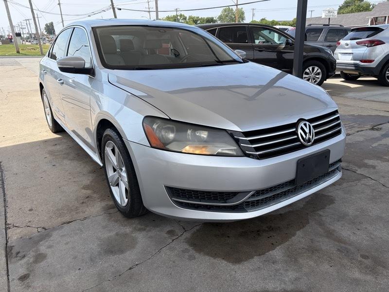 Volkswagen Passat Sedan  2013