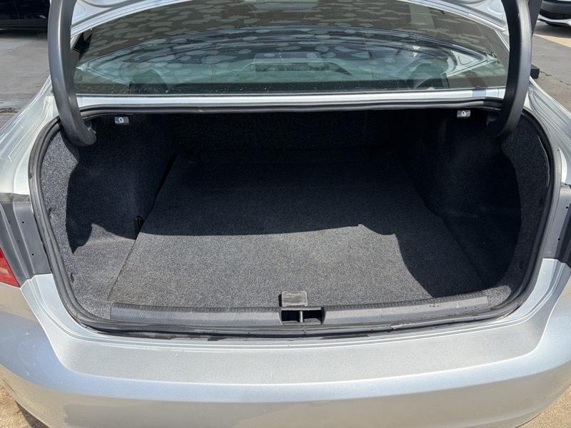Volkswagen Passat Sedan  2013