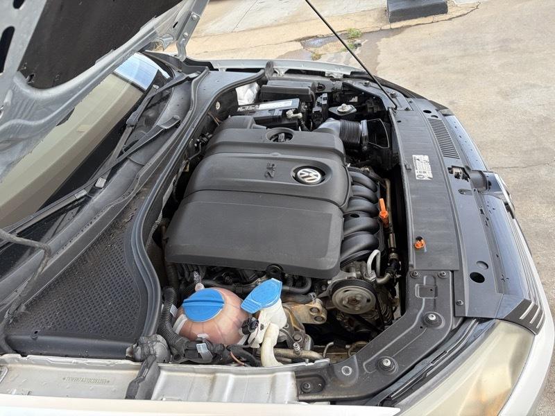 Volkswagen Passat Sedan  2013