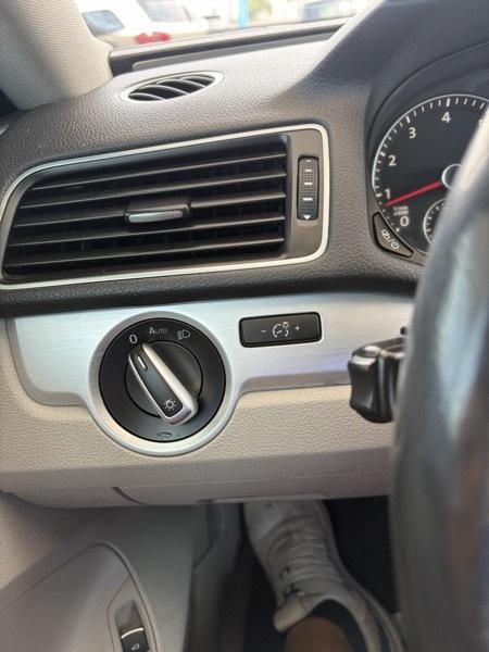 Volkswagen Passat Sedan  2013