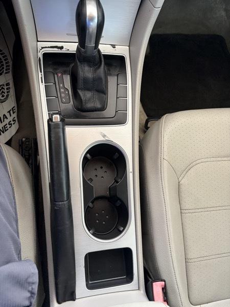 Volkswagen Passat Sedan  2013