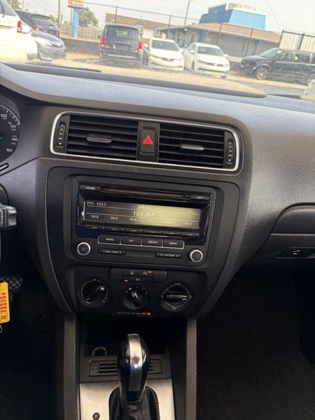 Volkswagen JETTA SE  2014
