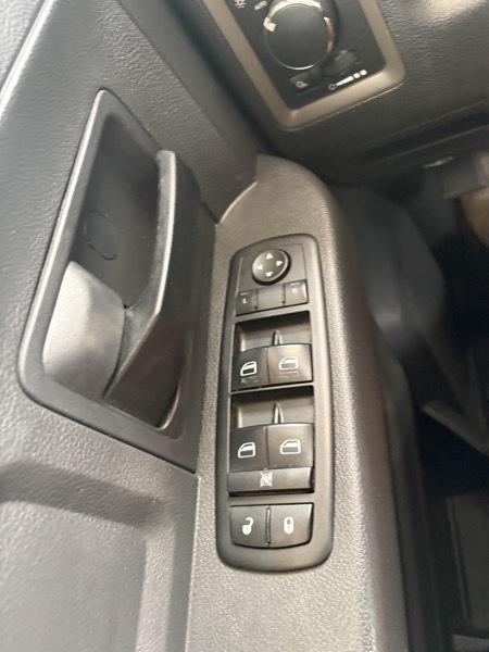 RAM 1500 2WD Crew Cab 149" ST 2012