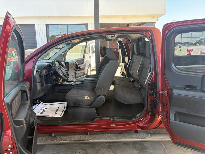 Nissan TITAN S/SV  2014