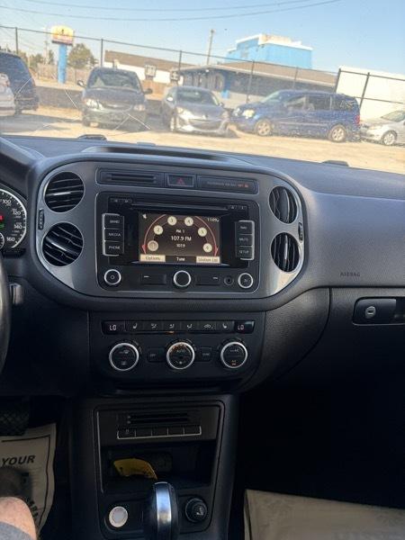 Volkswagen Tiguan SEL 4D SUV FWD 2014