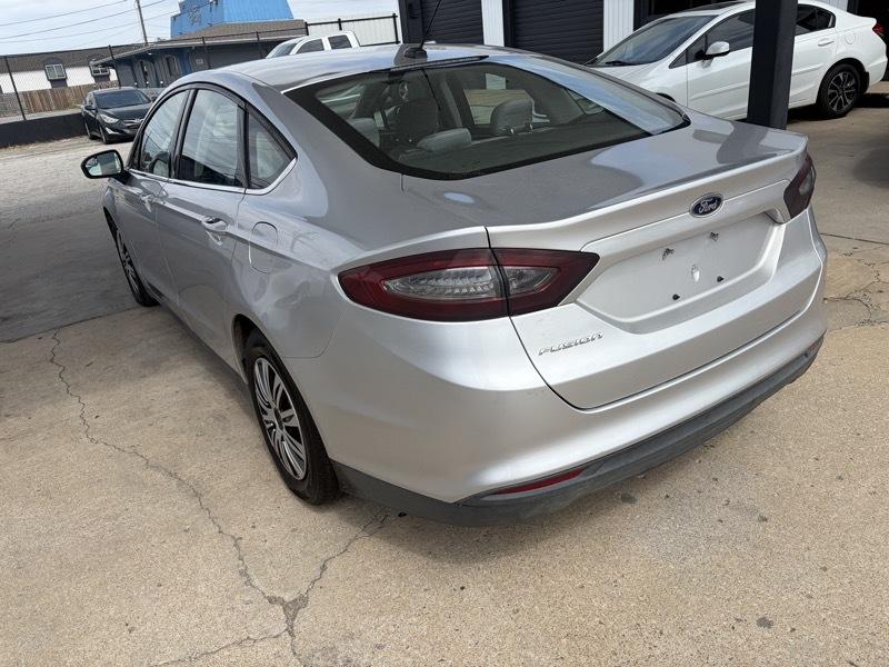 Ford Fusion S 4D Sedan 2014