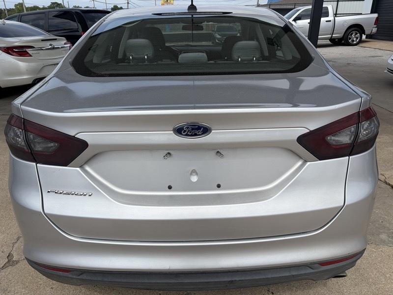Ford Fusion S 4D Sedan 2014