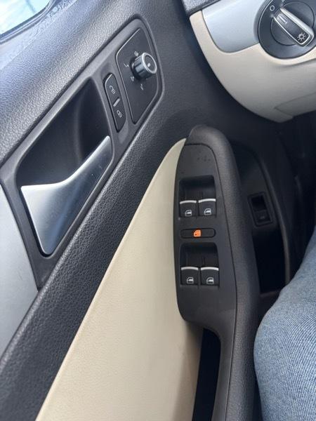 Volkswagen Jetta SE 4D Sedan 2013