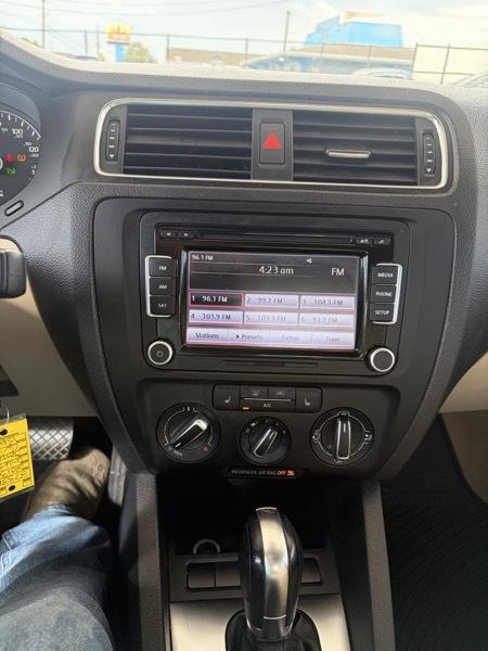 Volkswagen Jetta SE 4D Sedan 2013