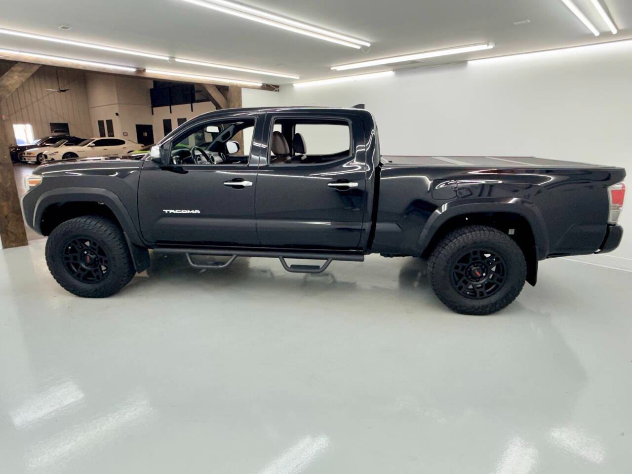 Toyota Tacoma Limited Double Cab Super Long Bed V6 5AT 4WD 2016