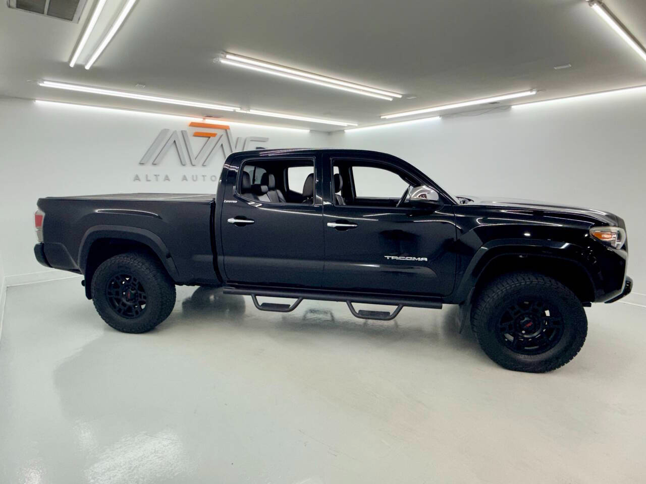 Toyota Tacoma Limited Double Cab Super Long Bed V6 5AT 4WD 2016