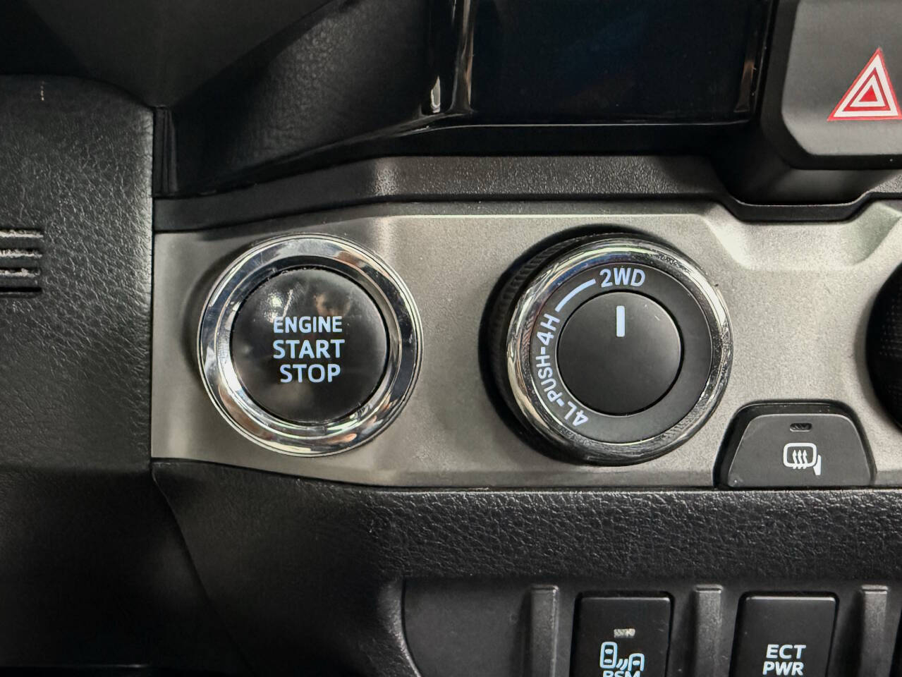 Toyota Tacoma Limited Double Cab Super Long Bed V6 5AT 4WD 2016