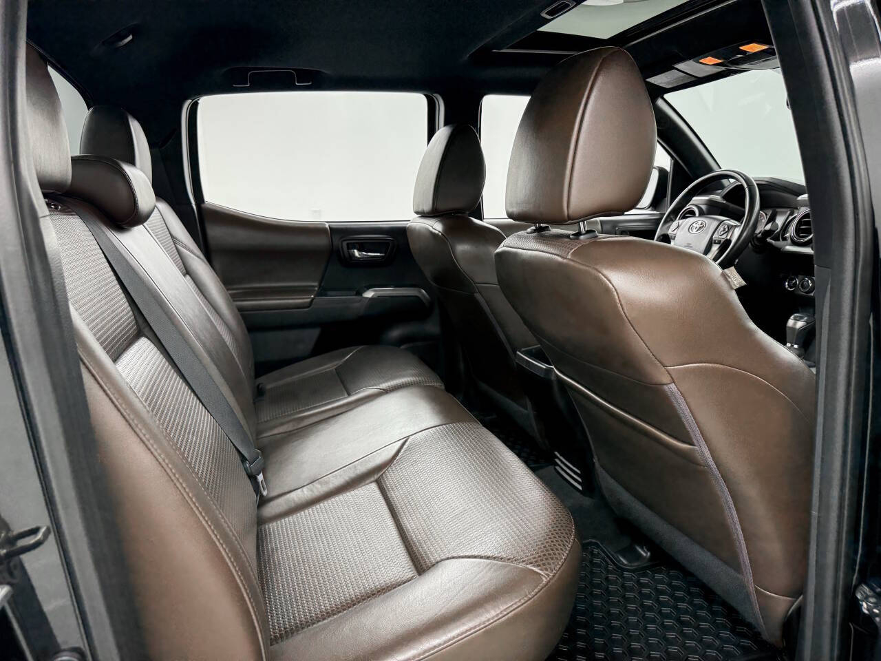 Toyota Tacoma Limited Double Cab Super Long Bed V6 5AT 4WD 2016