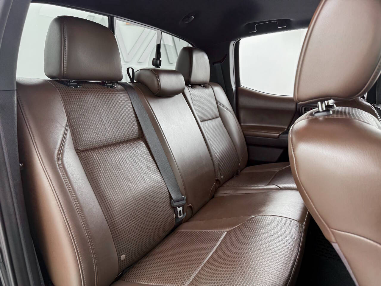 Toyota Tacoma Limited Double Cab Super Long Bed V6 5AT 4WD 2016