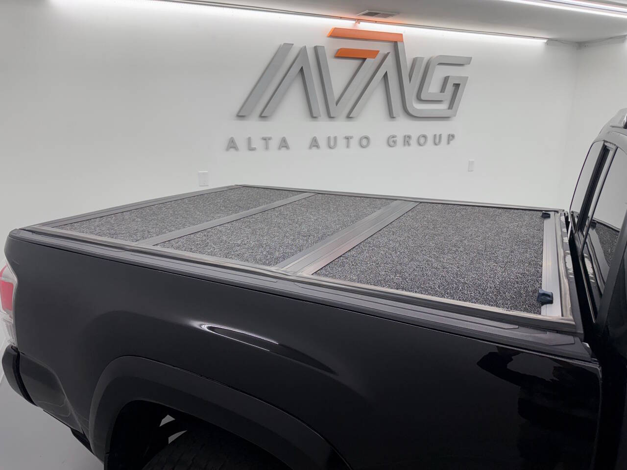 Toyota Tacoma Limited Double Cab Super Long Bed V6 5AT 4WD 2016