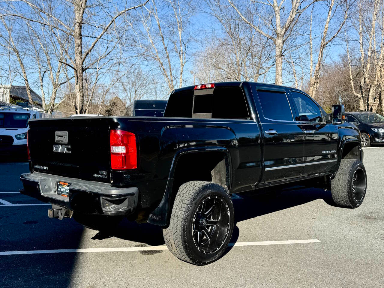 GMC Sierra 2500HD Denali Crew Cab 4WD 2018