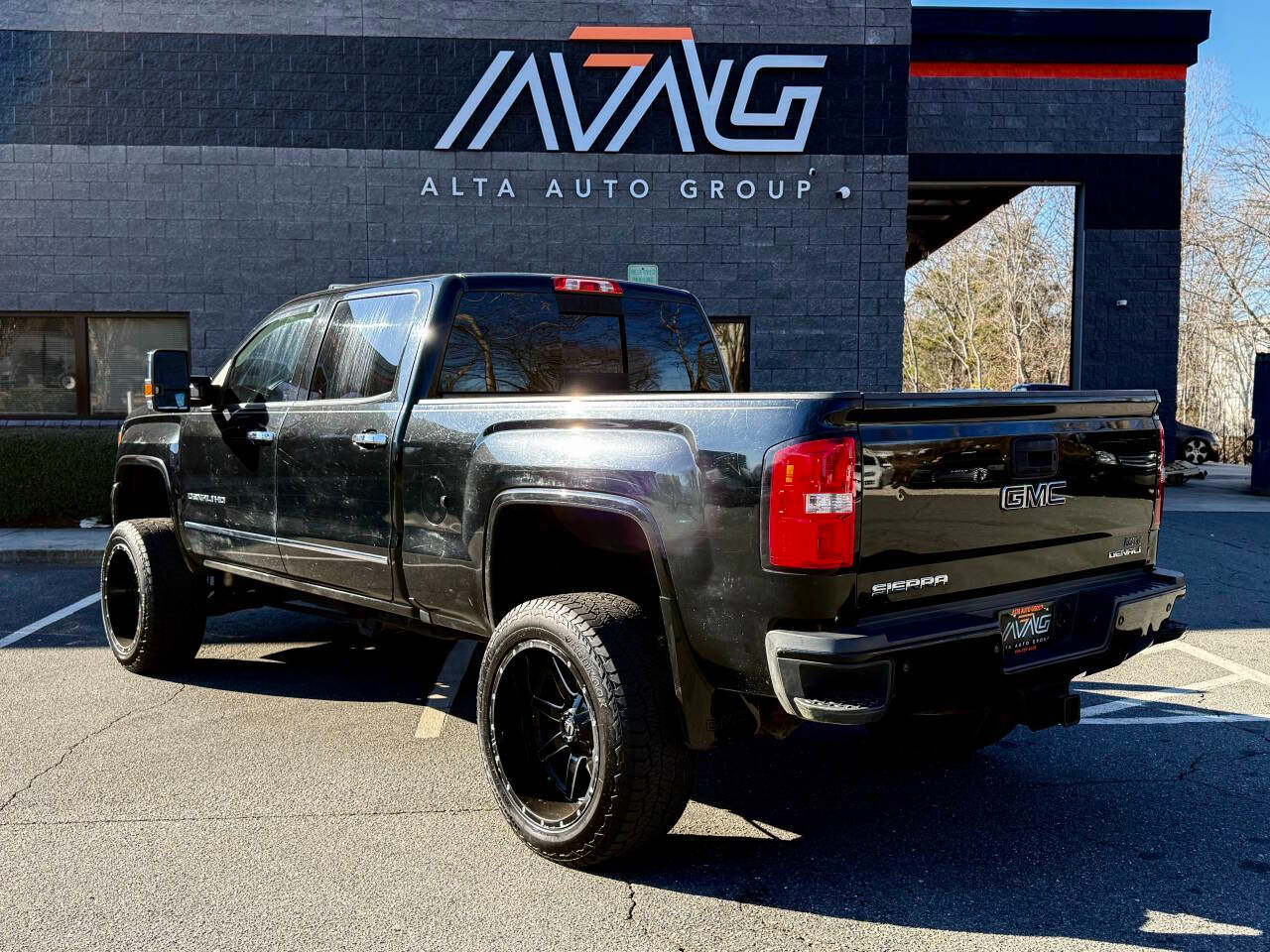 GMC Sierra 2500HD Denali Crew Cab 4WD 2018