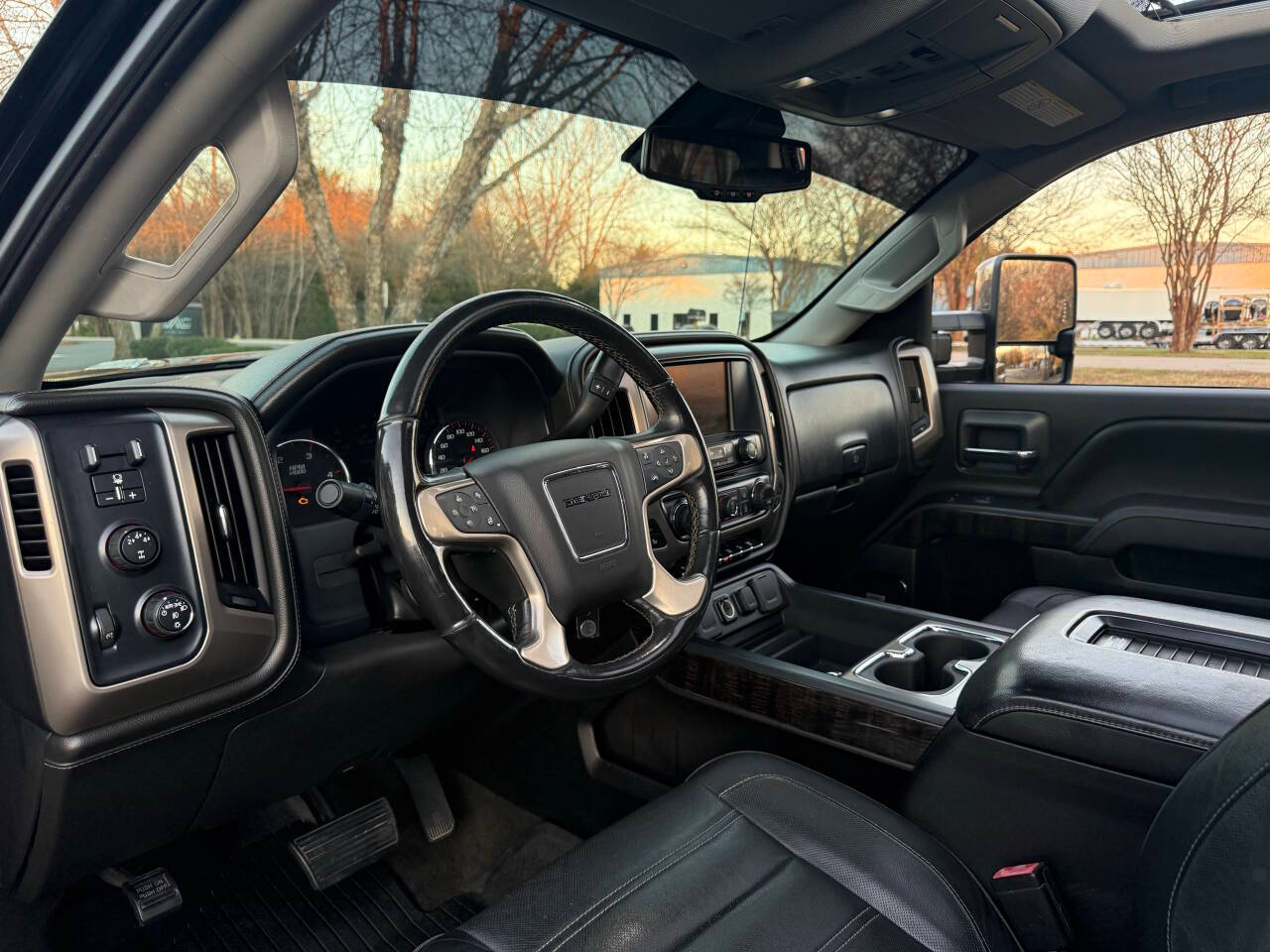GMC Sierra 2500HD Denali Crew Cab 4WD 2016