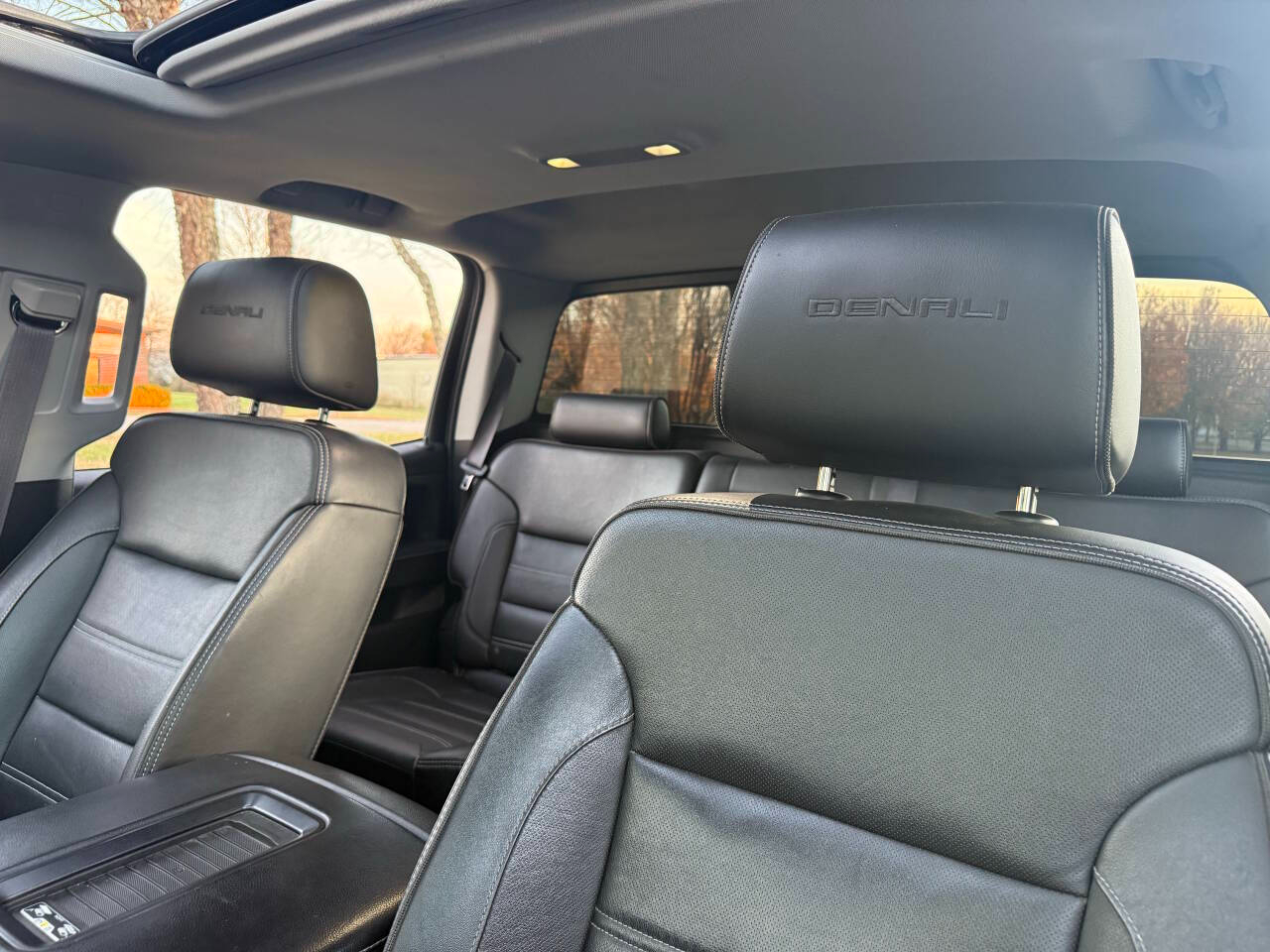 GMC Sierra 2500HD Denali Crew Cab 4WD 2016