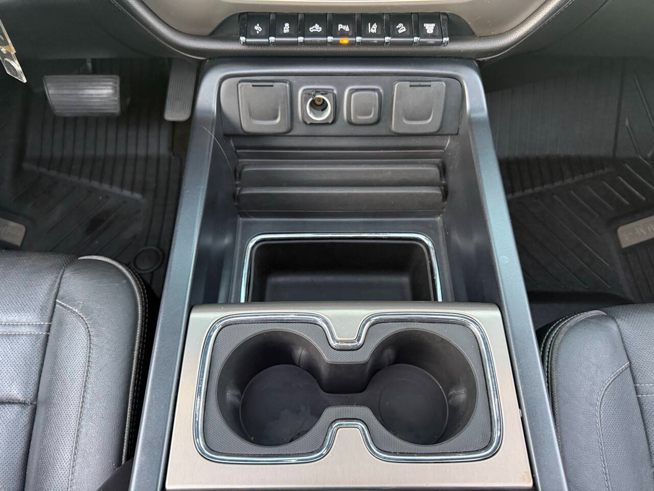 GMC Sierra 2500HD Denali Crew Cab 4WD 2016