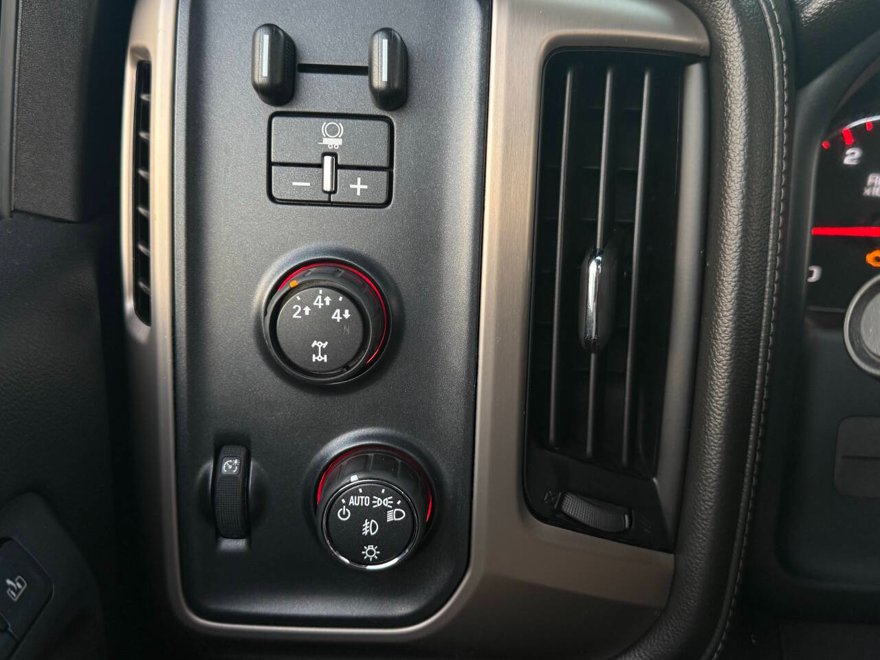 GMC Sierra 2500HD Denali Crew Cab 4WD 2016