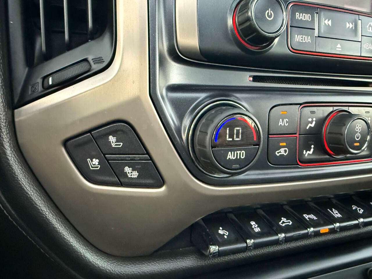 GMC Sierra 2500HD Denali Crew Cab 4WD 2016