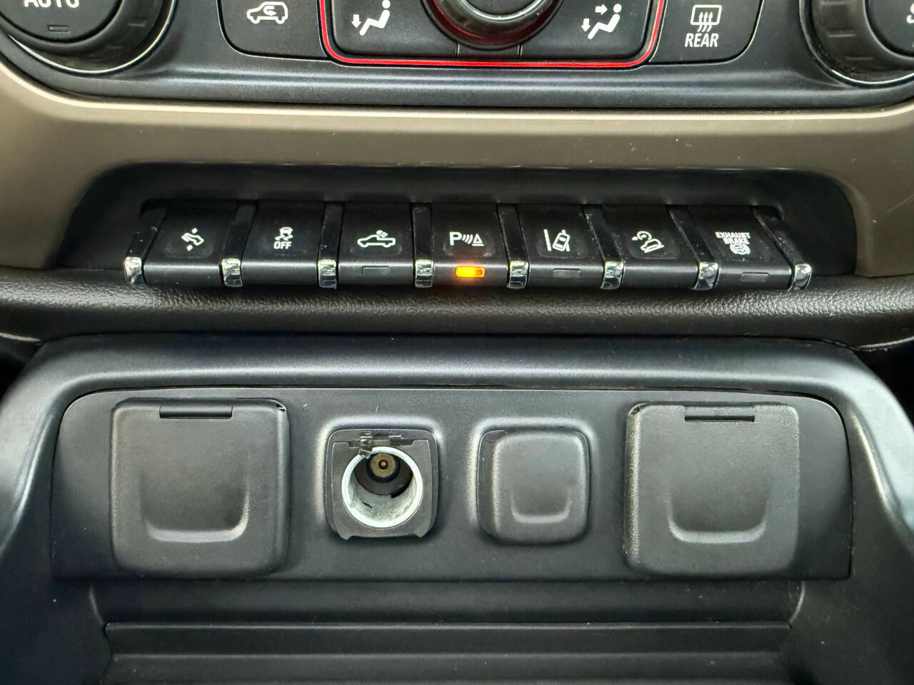 GMC Sierra 2500HD Denali Crew Cab 4WD 2016