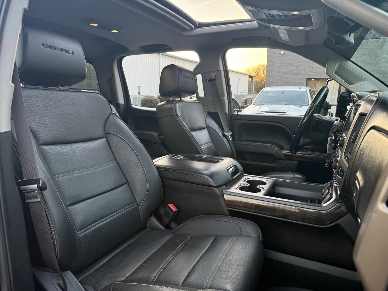 GMC Sierra 2500HD Denali Crew Cab 4WD 2016