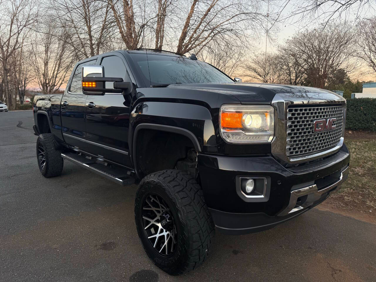 GMC Sierra 2500HD Denali Crew Cab 4WD 2016