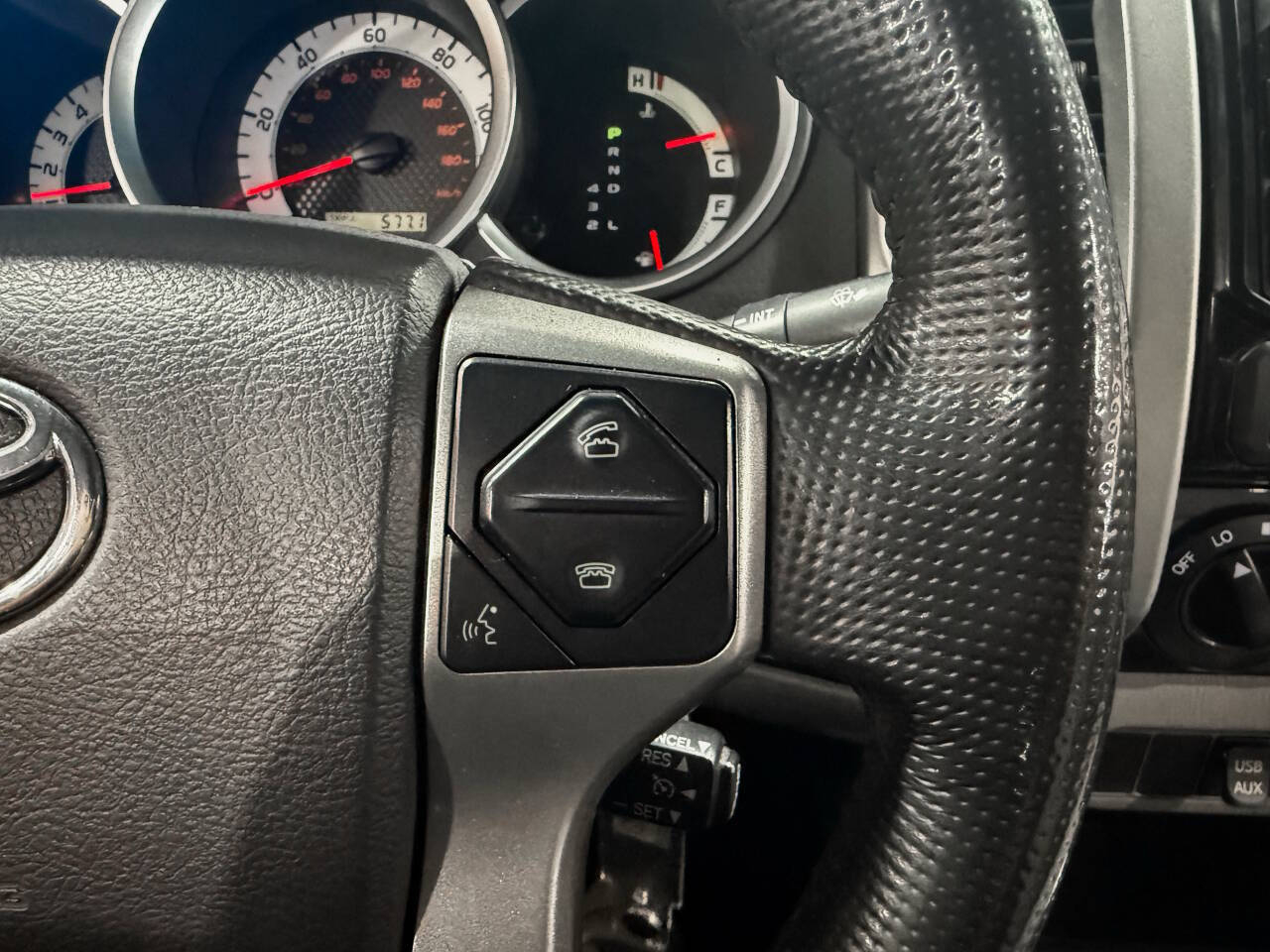 Toyota Tacoma Double Cab V6 5AT 4WD 2014