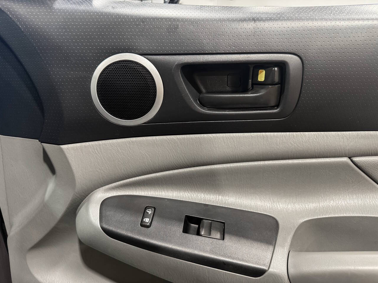 Toyota Tacoma Double Cab V6 5AT 4WD 2014