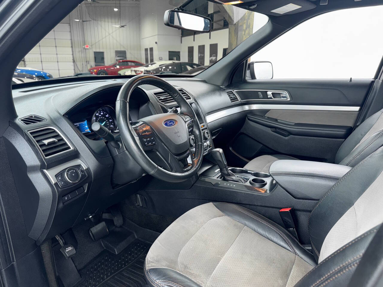 Ford Explorer XLT FWD 2017