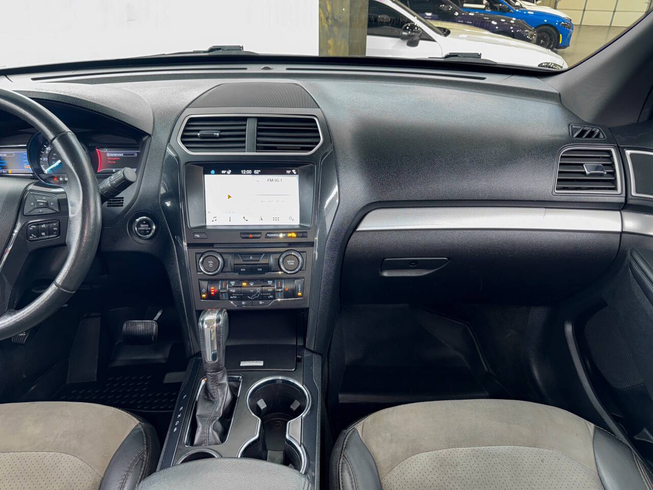 Ford Explorer XLT FWD 2017