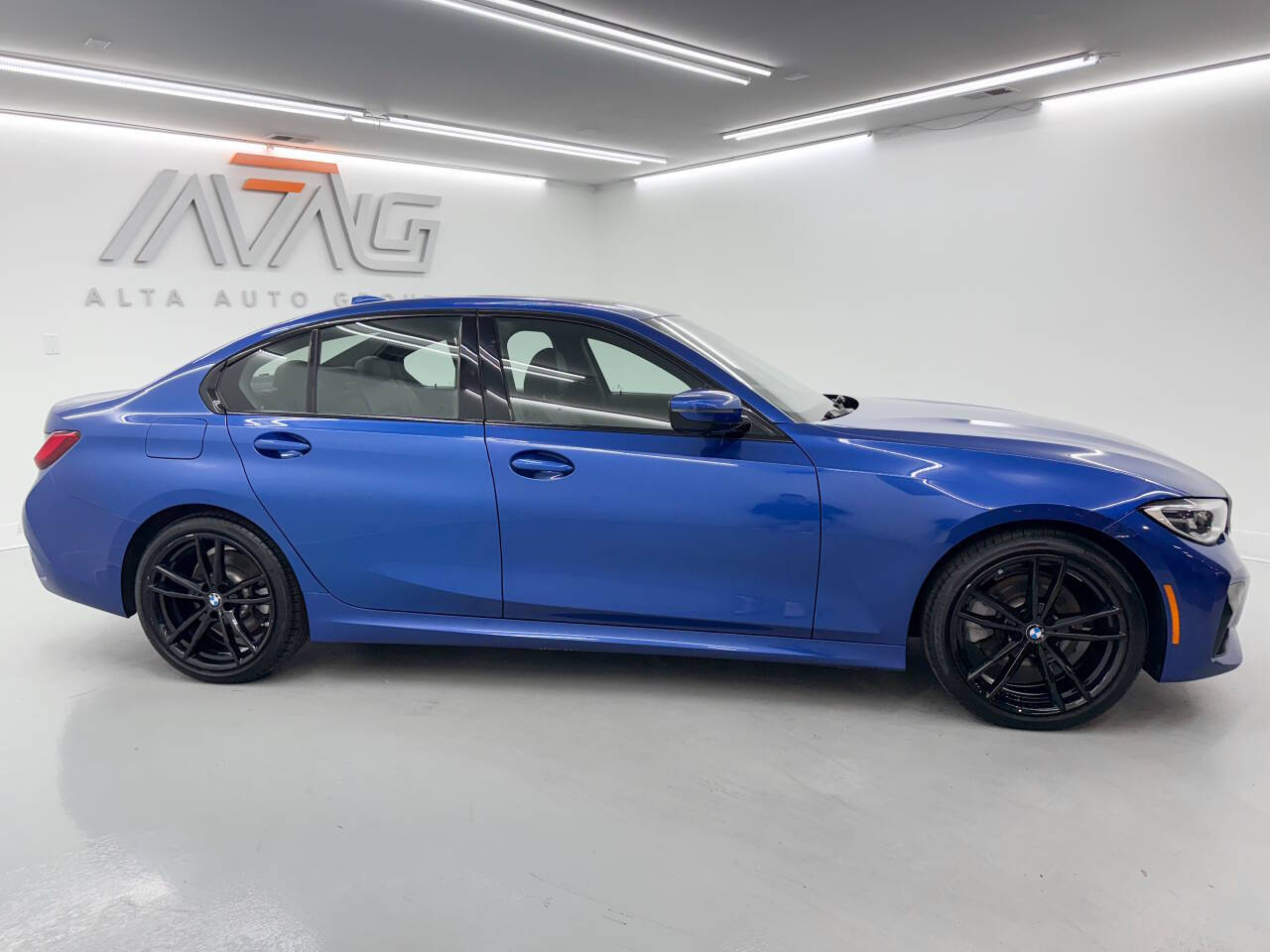 BMW 3-Series 330i xDrive 2020