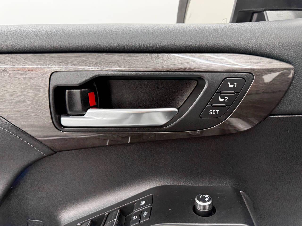 Toyota Highlander Limited AWD V6 2021