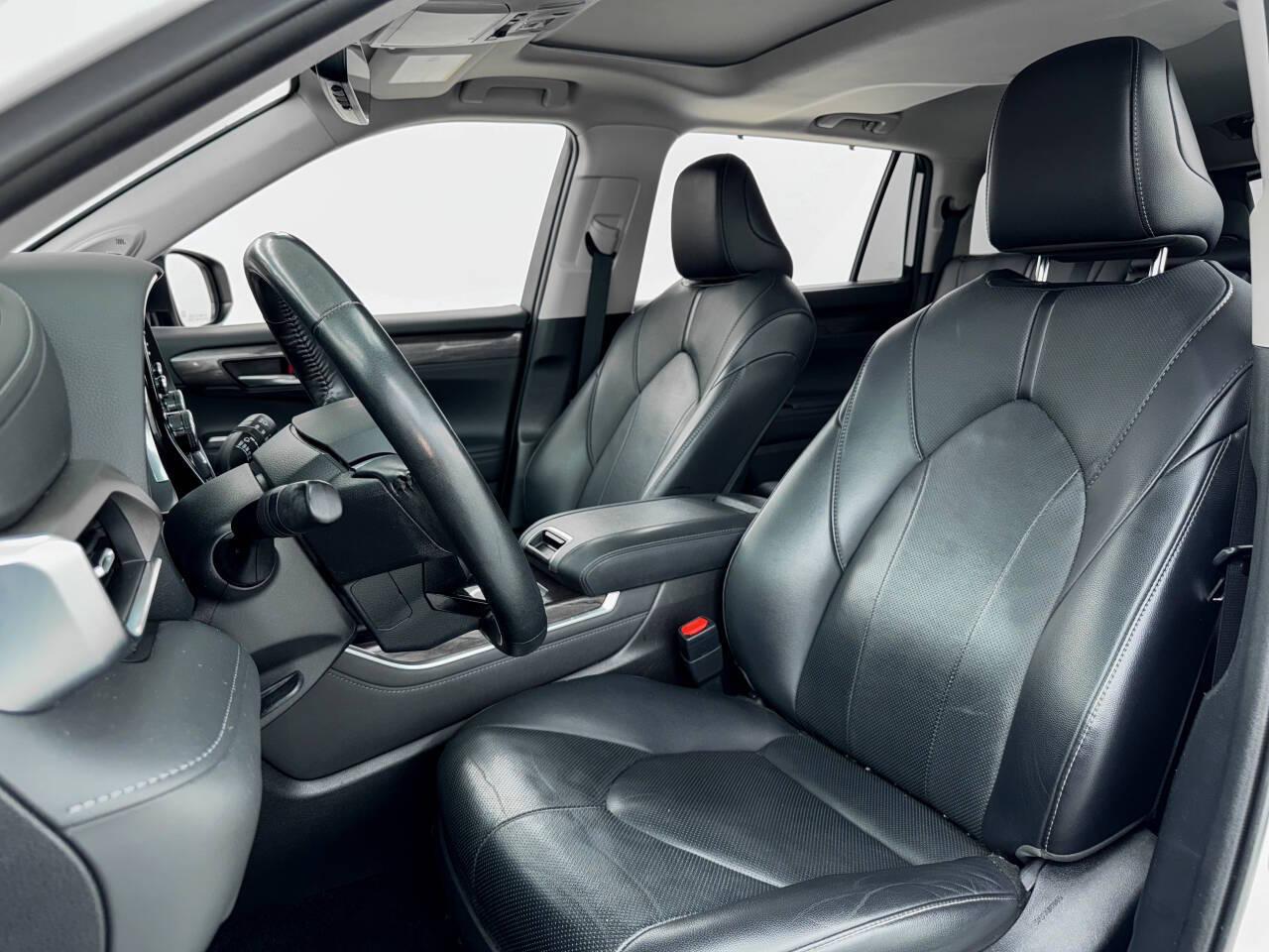 Toyota Highlander Limited AWD V6 2021