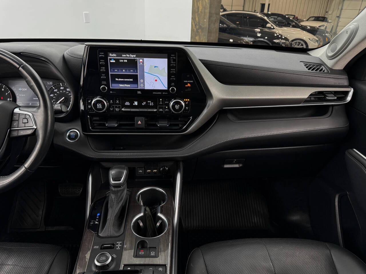 Toyota Highlander Limited AWD V6 2021