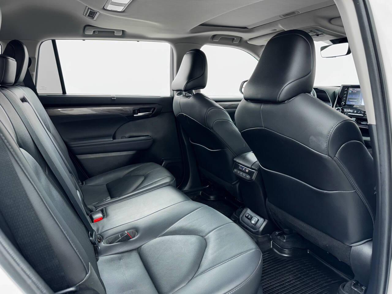 Toyota Highlander Limited AWD V6 2021