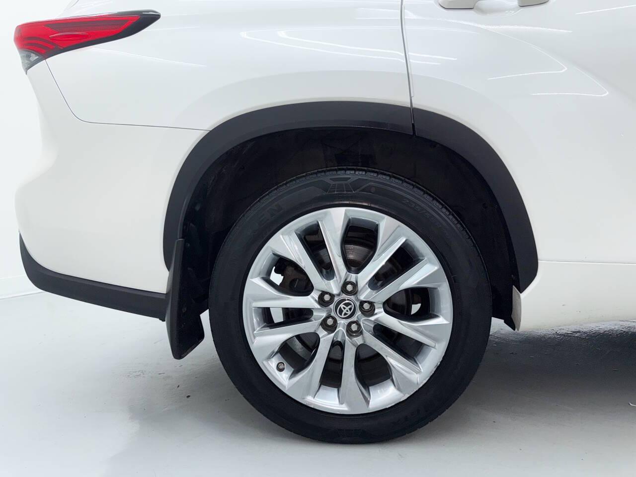 Toyota Highlander Limited AWD V6 2021