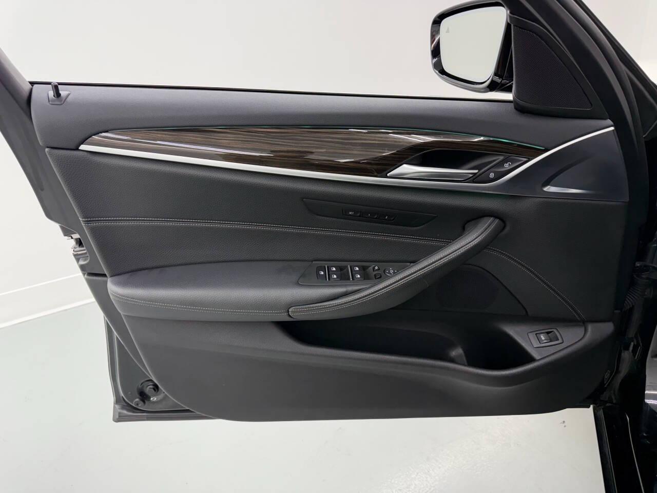 BMW 5-Series 540i xDrive 2019