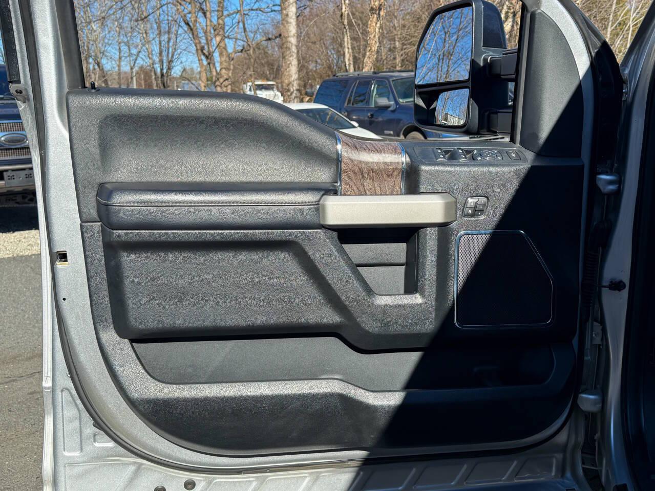 Ford F-250 SD Lariat Crew Cab SWB 4WD 2019