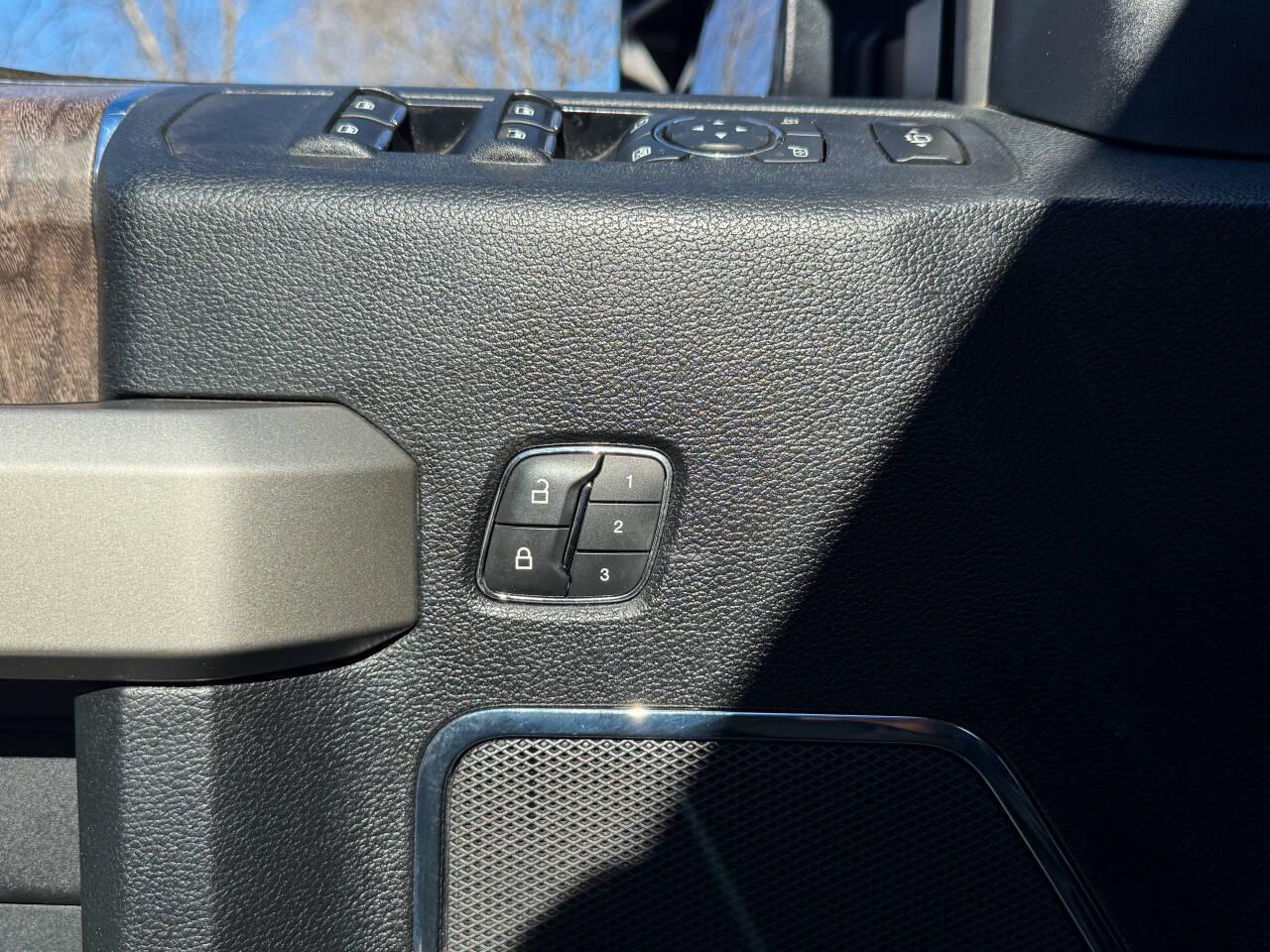 Ford F-250 SD Lariat Crew Cab SWB 4WD 2019