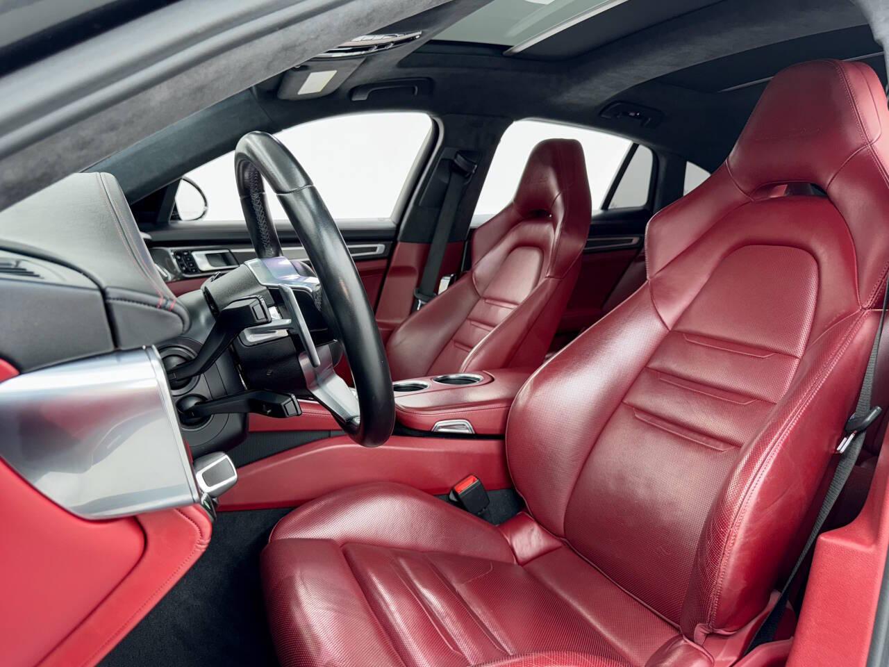 Porsche Panamera GTS 2017