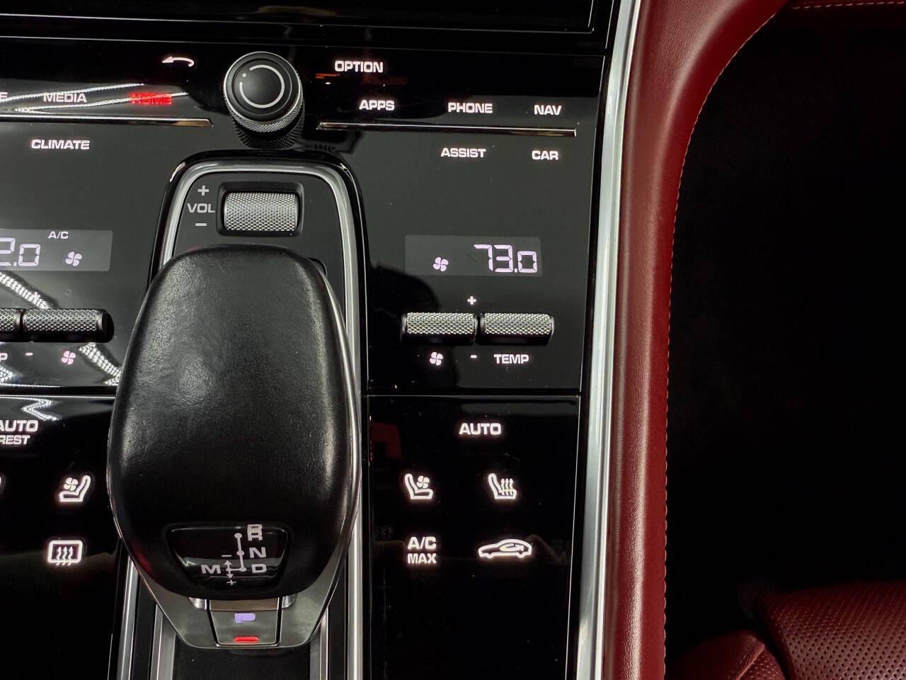 Porsche Panamera GTS 2017