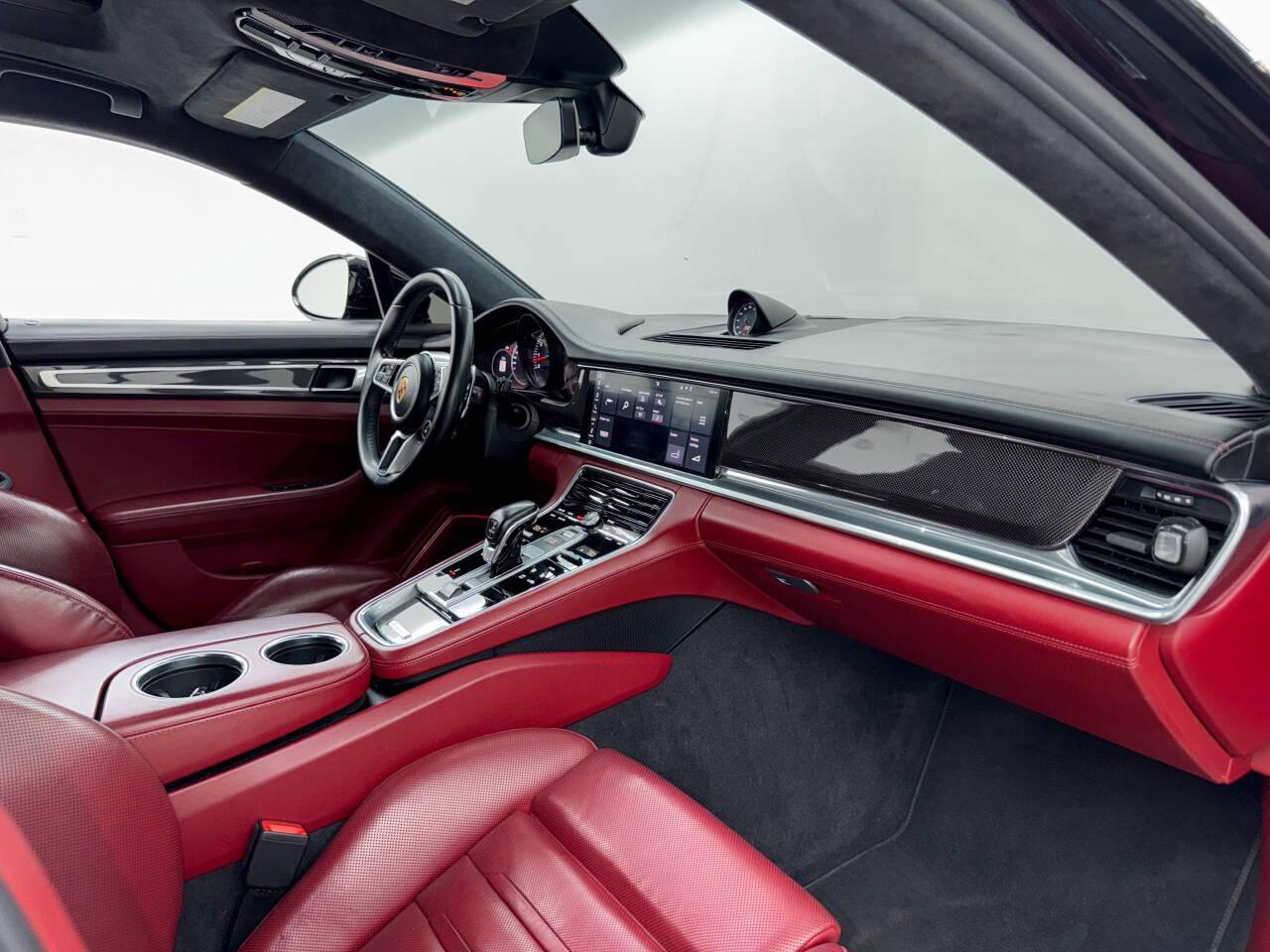 Porsche Panamera GTS 2017