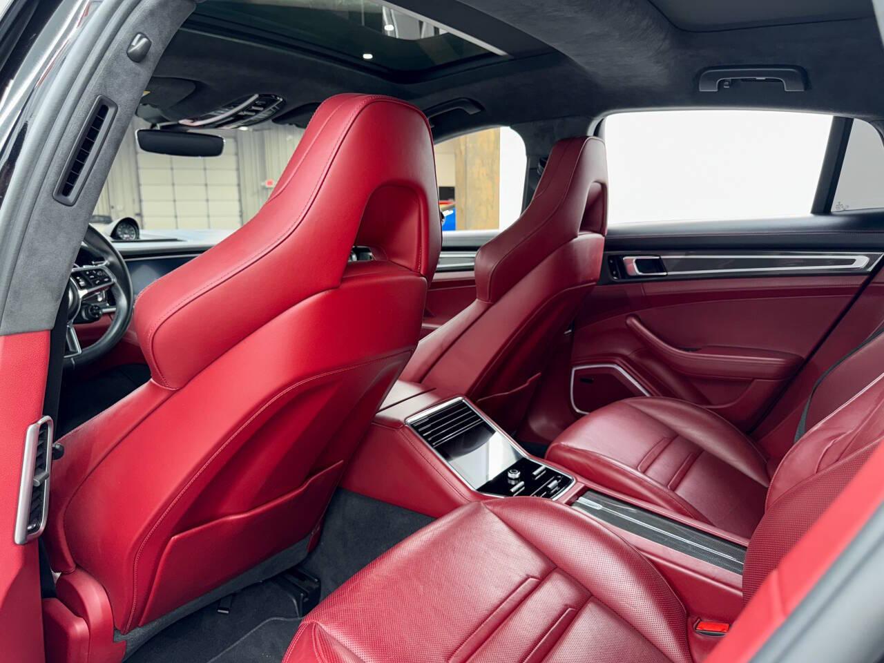 Porsche Panamera GTS 2017