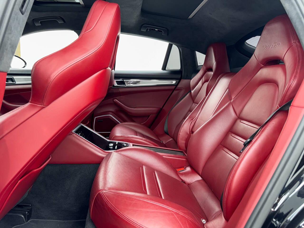 Porsche Panamera GTS 2017