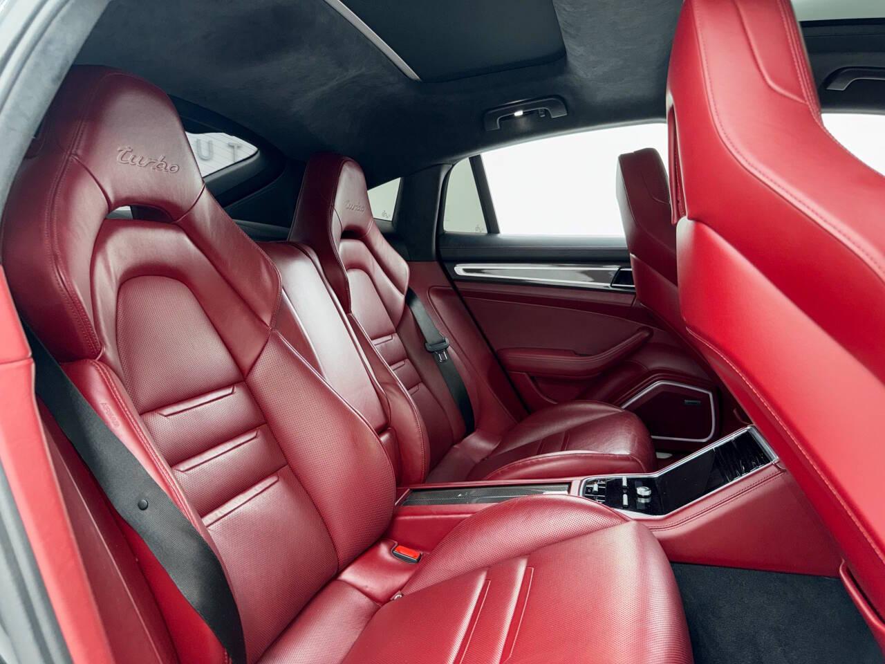 Porsche Panamera GTS 2017