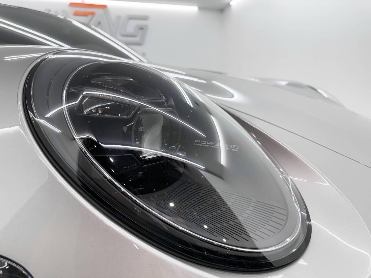 Porsche 911 Turbo  2021