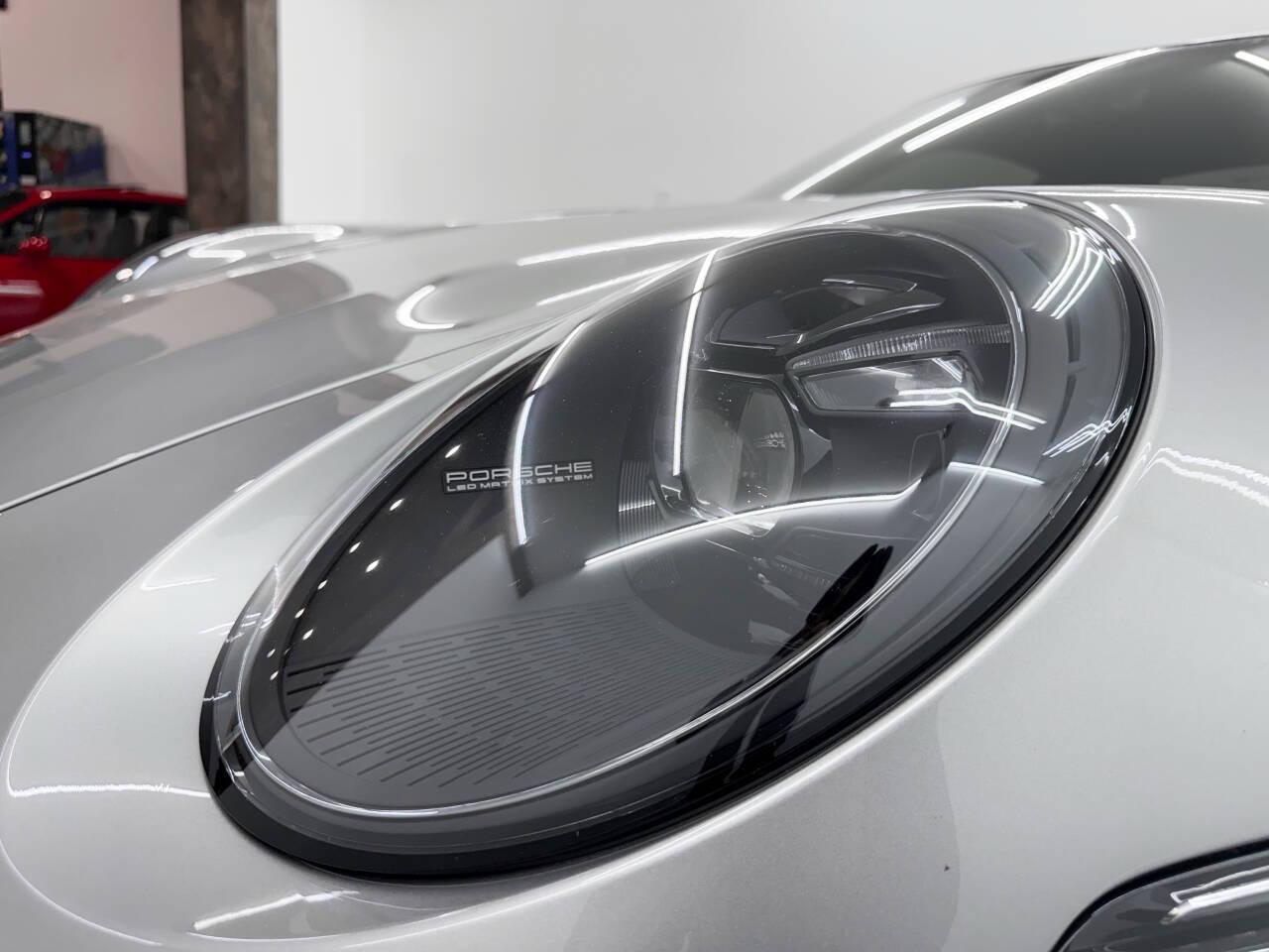 Porsche 911 Turbo  2021